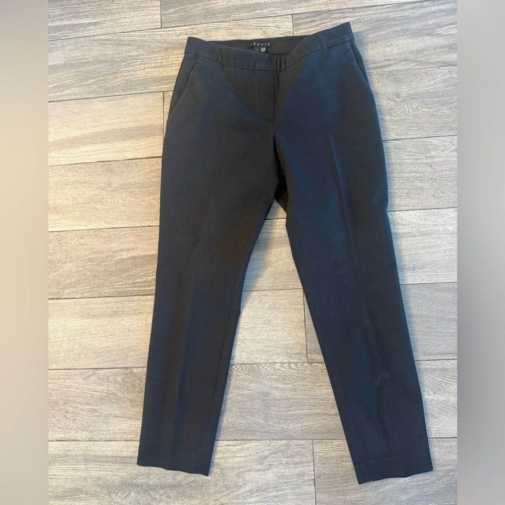 Theory Black slip on Pants with a clean waistband